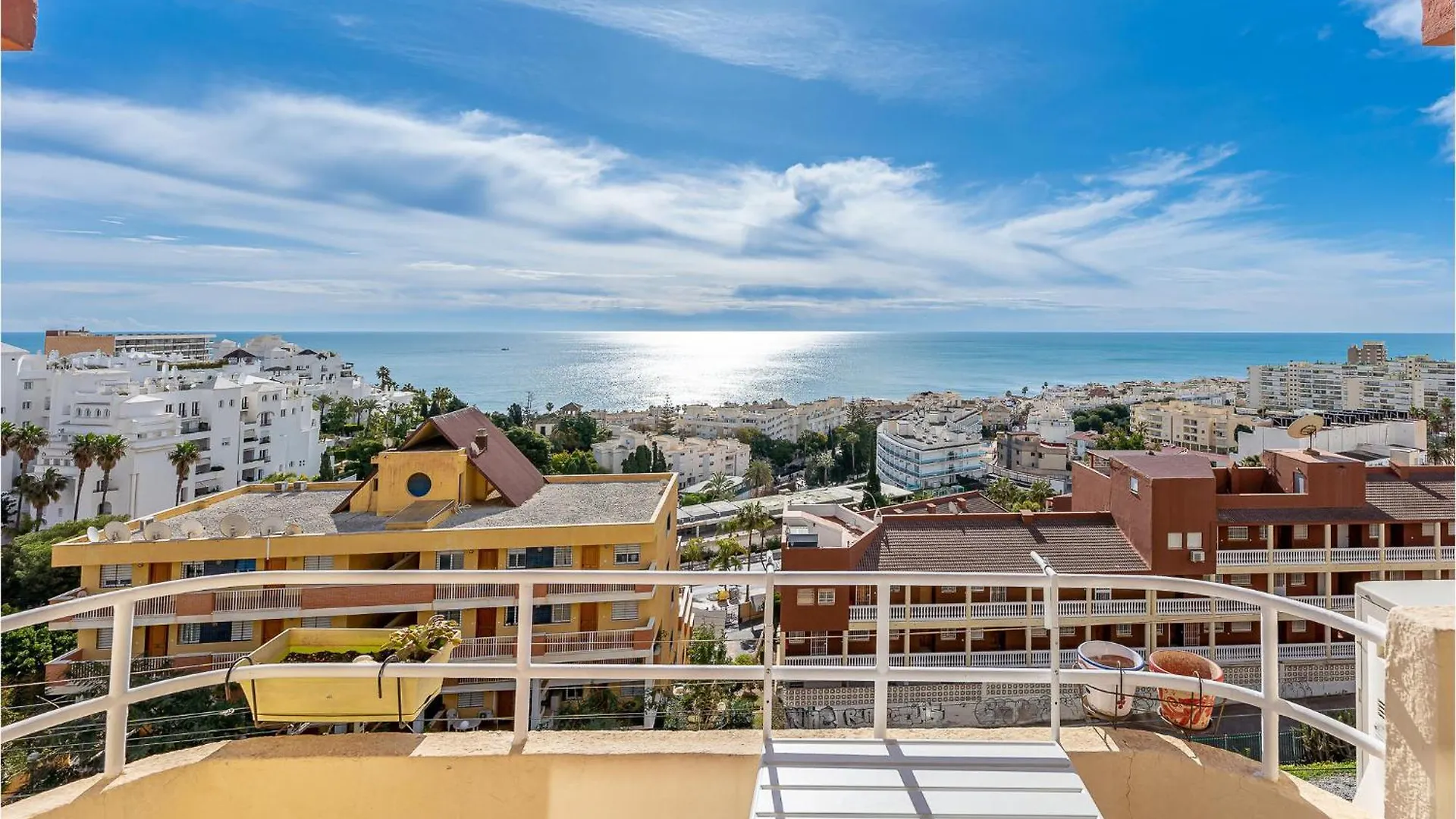 1 Bedroom Stunning Apartment In 토레몰리노스 0*,